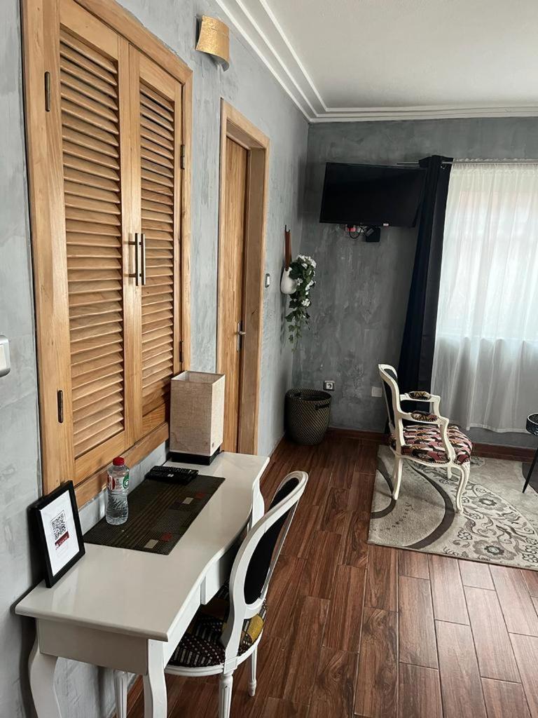 La Villa Saint Jean Котону Екстериор снимка